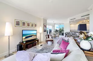 1050 Borghese Ln, Naples, FL 34114 - Photo 10