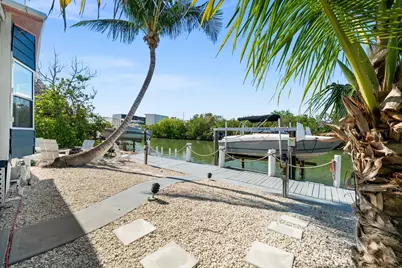 648 E Palm Avenue, Goodland, FL 34140 - Photo 32