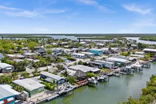 648 E Palm Ave, Goodland, FL 34140 - Photo 34