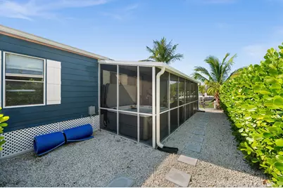 648 E Palm Avenue, Goodland, FL 34140 - Photo 8