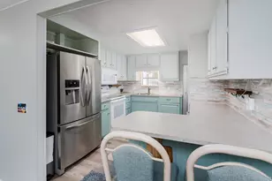 469 Riviera Blvd W, Naples, FL 34112 - Photo 8