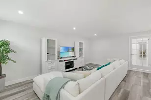 700 100th Ave N, Naples, FL 34108 - Photo 14