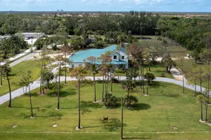 256 Price St, Naples, FL 34113 - Photo 10