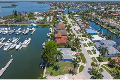 843 Buttonwood Court, Marco Island, FL 34145 - Photo 12