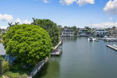 843 Buttonwood Court, Marco Island, FL 34145 - Photo 10