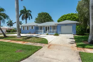 843 Buttonwood Ct, Marco Island, FL 34145 - Photo 2