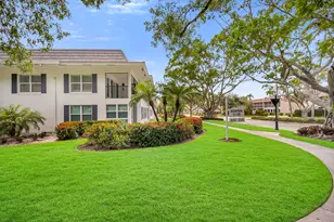 290 Banyan Blvd, Naples, FL 34102 - Photo 2