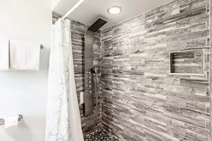 211 W Flamingo Cir, Marco Island, FL 34145 - Photo 10