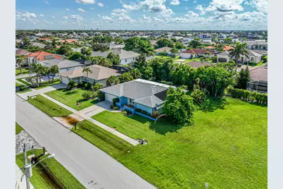 211 W Flamingo Circle, Marco Island, FL 34145 - Photo 20