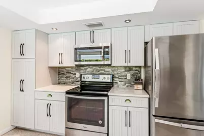 211 W Flamingo Circle, Marco Island, FL 34145 - Photo 6