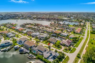 609 Crescent, Marco Island, FL 34145 - Photo 2