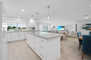 19 E Pelican St, Naples, FL 34113 - Photo 8