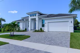 108 Gulfstream St, Marco Island, FL 34145 - Photo 4