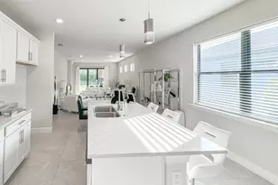 2244 Yellowfin Cir, Naples, FL 34114 - Photo 8