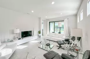 2244 Yellowfin Cir, Naples, FL 34114 - Photo 10