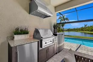 7412 Winding Cypress Dr, Naples, FL 34114 - Photo 28