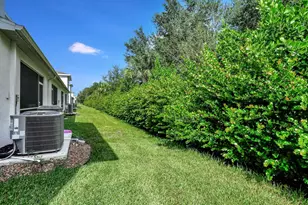 15489 Wildflower Cir, Naples, FL 34119 - Photo 14