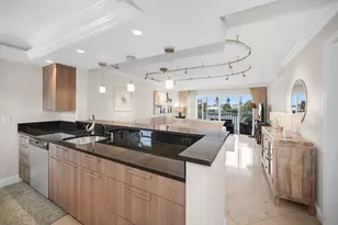 300 Park Shore Dr, Naples, FL 34103 - Photo 2