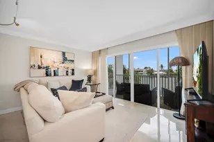 300 Park Shore Dr, Naples, FL 34103 - Photo 10