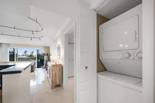 300 Park Shore Dr, Naples, FL 34103 - Photo 24