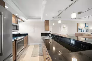 300 Park Shore Dr, Naples, FL 34103 - Photo 4