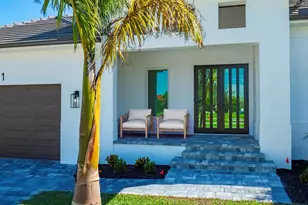 131 Bald Eagle Dr, Marco Island, FL 34145 - Photo 4