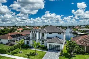 109 Gulfstream St, Marco Island, FL 34145 - Photo 36