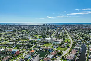 109 Gulfstream St, Marco Island, FL 34145 - Photo 40