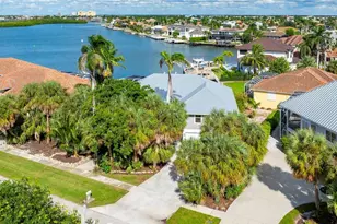 719 Austin Ct, Marco Island, FL 34145 - Photo 10