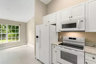 3555 Avion Woods Ct, Naples, FL 34104 - Photo 14