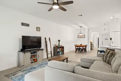 2685 Vine Avenue, Naples, FL 34120 - Photo 8