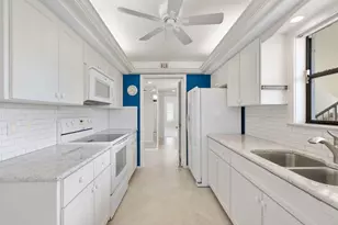 931 Collier Ct, Marco Island, FL 34145 - Photo 4