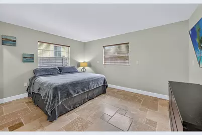 106 Pago Pago Drive W, Naples, FL 34113 - Photo 10