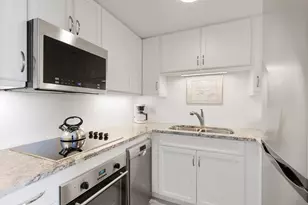 140 Seaview Ct, Marco Island, FL 34145 - Photo 6