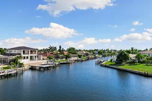 429 Persian Ct, Marco Island, FL 34145 - Photo 4