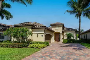2990 Aviamar Cir, Naples, FL 34114 - Photo 2
