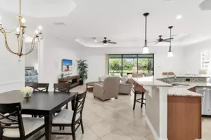 2990 Aviamar Cir, Naples, FL 34114 - Photo 4