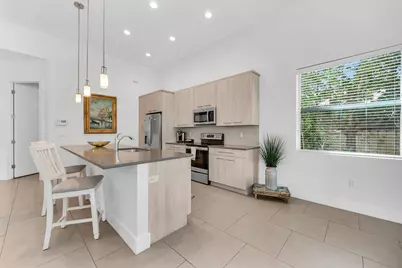 811 108th Avenue N, Naples, FL 34108 - Photo 6