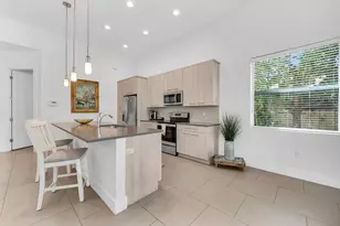 811 108th Ave N, Naples, FL 34108 - Photo 6