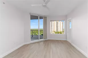 1060 Borghese Ln, Naples, FL 34114 - Photo 22