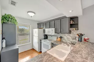 1315 Mainsail Dr, Naples, FL 34114 - Photo 16