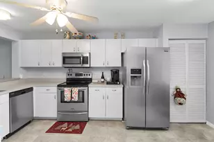 409 Gabriel Cir, Naples, FL 34104 - Photo 8