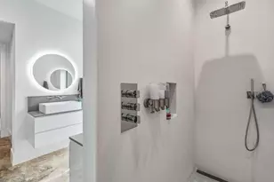 600 Crescent St, Marco Island, FL 34145 - Photo 18