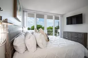 140 Seaview Ct, Marco Island, FL 34145 - Photo 10