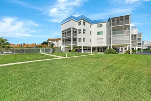 710 W Elkcam Cir, Marco Island, FL 34145 - Photo 18