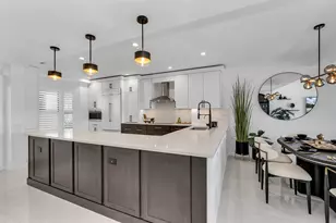 533 La Peninsula Blvd, Naples, FL 34113 - Photo 2