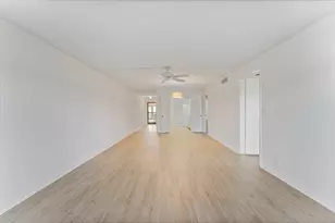 200 Pebble Beach Blvd, Naples, FL 34113 - Photo 12