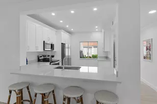 700 Saratoga Cir, Naples, FL 34104 - Photo 4