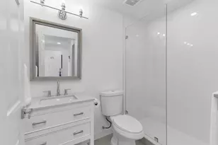 700 Saratoga Cir, Naples, FL 34104 - Photo 16