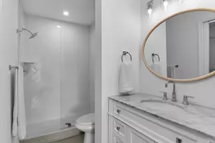 700 Saratoga Cir, Naples, FL 34104 - Photo 12